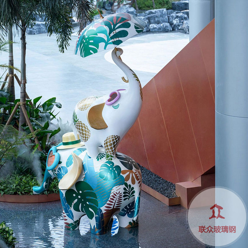戶外大型卡通布朗熊玻璃鋼雕塑商場(chǎng)網(wǎng)紅奶茶店鋪裝飾公園美陳擺件
